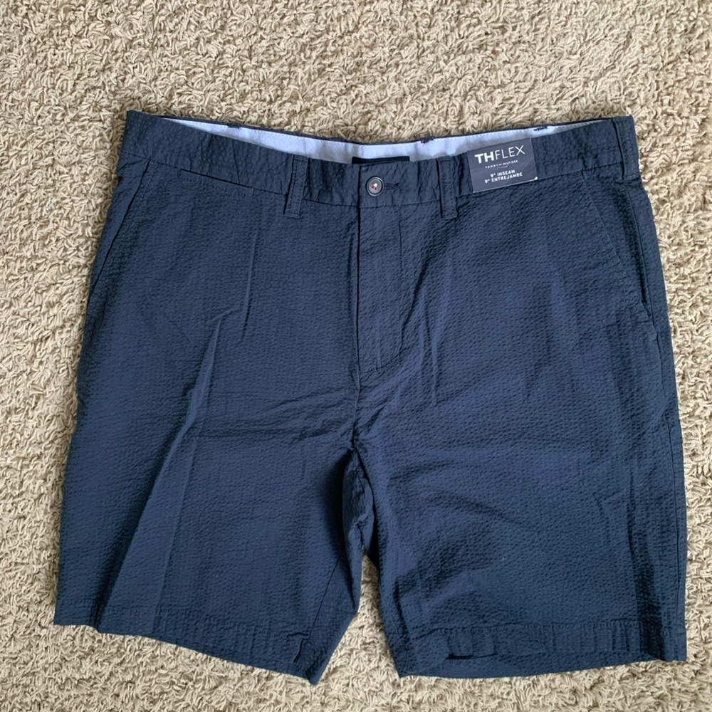 *NWT* Tommy Hilfiger THFLEX men’s size 38 navy blue seersucker shorts